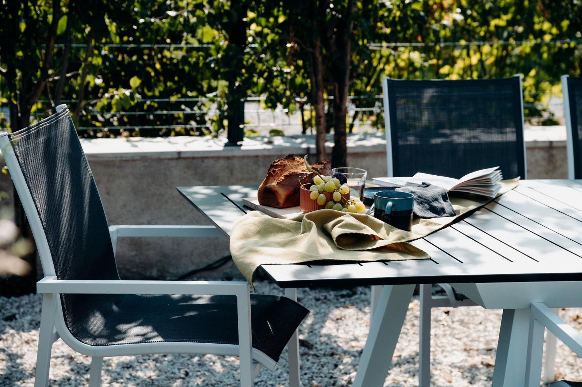 La Villa d'Hélène 2 - Chambres d'hôtes BnB et Appartements - Cluses Exterior foto